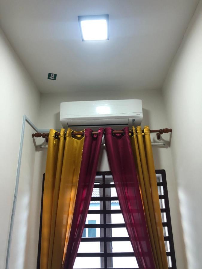 Hasnifana Homestay Seri Iskandar Exteriér fotografie